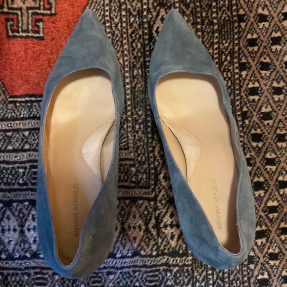 Banana republic suede heels - Picture 3 of 8